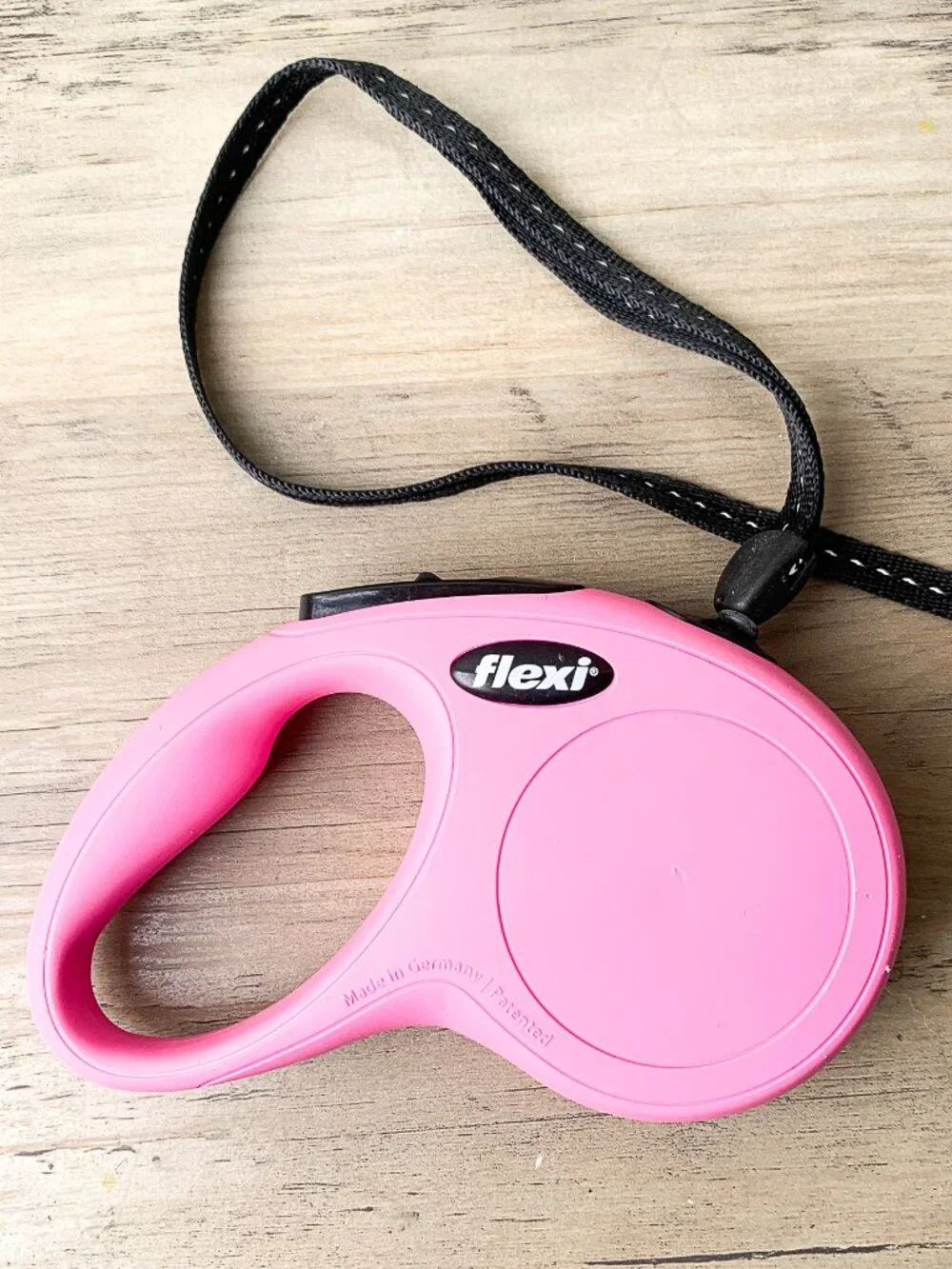 Pink Flexi Leash for Medium Size Dogs. Cord Lead.. 16 feet. Good Condition. - Picture 2 of 11